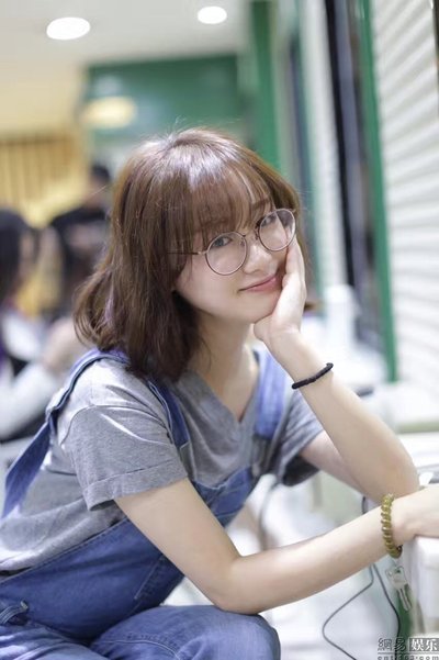 沙雕受被心机美人黏上了[穿书]